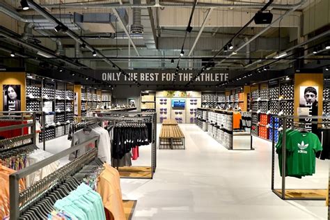 outlet center brehna adidas